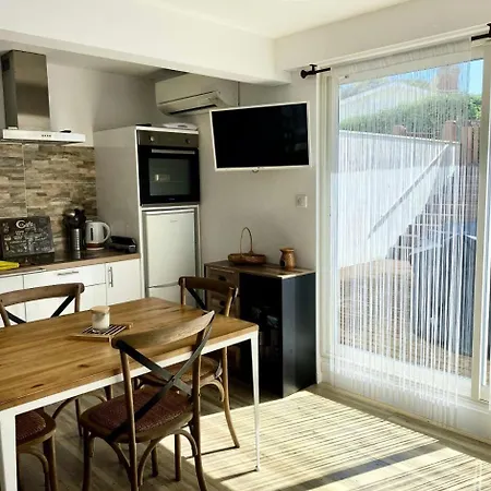 Apartament Les Perlieres - - T1 Decore Avec Soin, Pour 2 Personnes Mae-3194 *